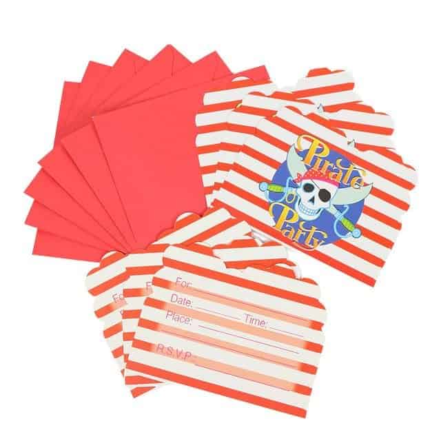 Лента за кантиране на парти покани с дизайн на морски пирати, подходящи за тематични партита и рожденни дни, включваща места за данни и RSVP.