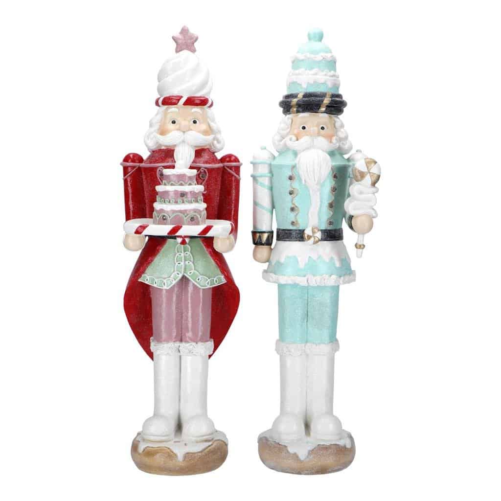 Зимни декоративни фигури на Дядо Коледа и Санта, подходящи за партита и празненства, от Party Deluxe. Идеални за коледна украса, създавайки празнична атмосфера с весел и светъл дизайн.